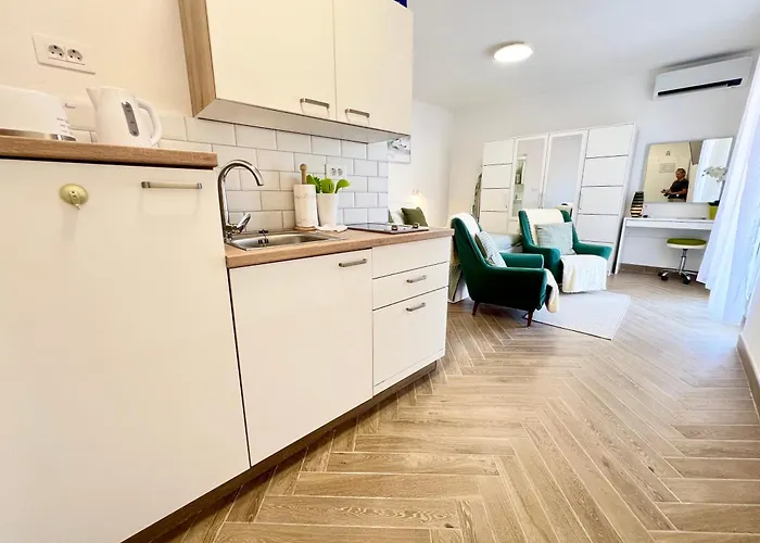 King Old Town Rab - Adults Only Apartmán *